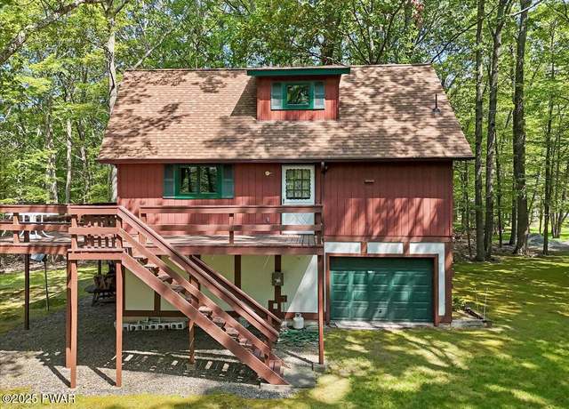 Property at 105 Acorn Ln, Greentown, PA 18426, 3 beds, 1.5 baths