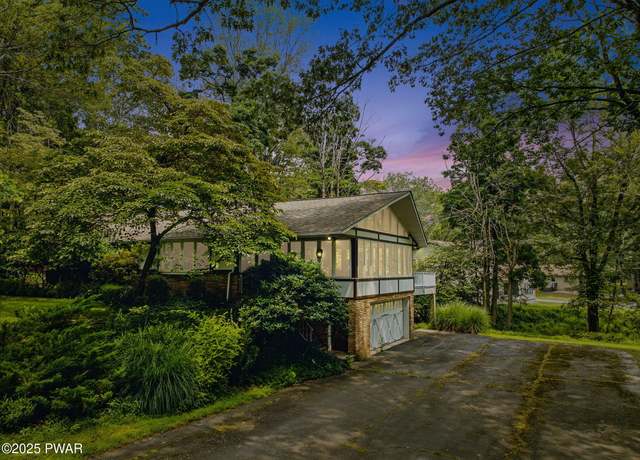 Property at 11 Meadowwood Cir W, Lakeville, PA 18438, 4 beds, 2.5 baths