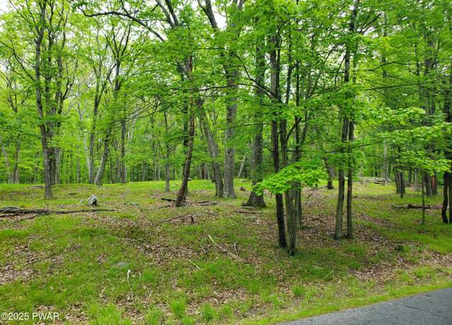 Property at 139 Forest View Dr, Hawley, PA 18428