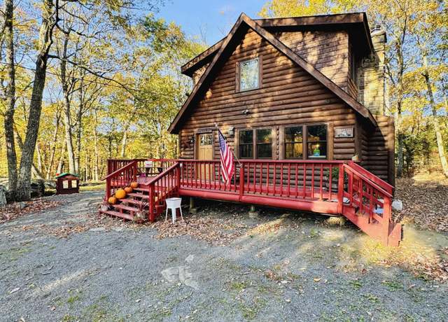 Property at 804 Fetlock Ct, Lords Valley, PA 18428, 3 beds, 2 baths