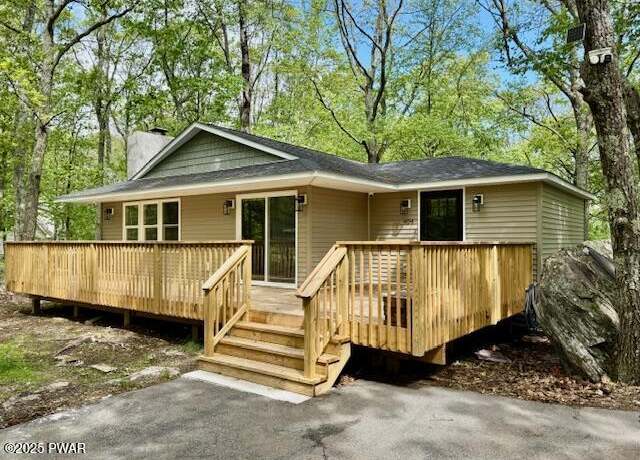 Property at 404 Forest Dr, Lords Valley, PA 18428, 3 beds, 1 bath