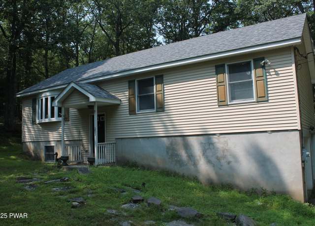 Property at 203 Upper Lakeview Dr, Hawley, PA 18428, 3 beds, 2.5 baths