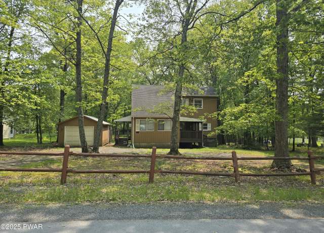 Property at 102 Brownstone Dr, Milford, PA 18337, 3 beds, 1.5 baths