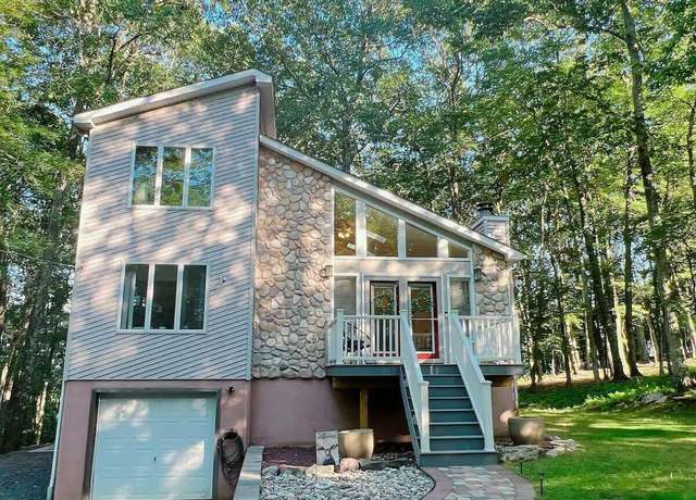 Property at 445 Hyland Dr, East Stroudsburg, PA 18301, 3 beds, 2 baths