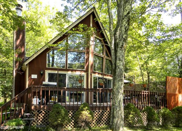 Property at 227 Lake Dr, Dingmans Ferry, PA 18328, 2 beds, 1 bath