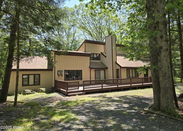 Property at 137 Hillcrest Dr, Lords Valley, PA 18428, 4 beds, 2 baths