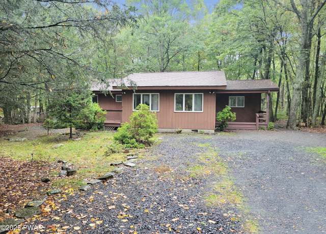 Property at 803 Lariat Ct, Hawley, PA 18428, 4 beds, 2 baths