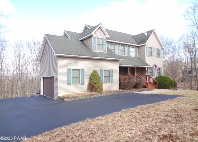 Property at 1100 Dewberry Dr, Hawley, PA 18428, 4 beds, 2.5 baths