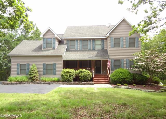 Property at 1100 Dewberry Dr, Hawley, PA 18428, 4 beds, 2.5 baths