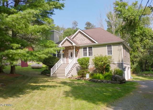 Property at 22 Meadows Dr, Hawley, PA 18428, 3 beds, 2 baths