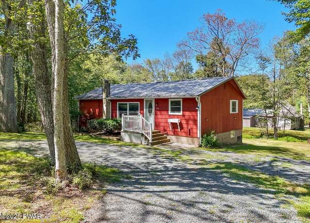 Property at 154 Twin Lakes Dr, Shohola, PA 18458, 3 beds, 1 bath