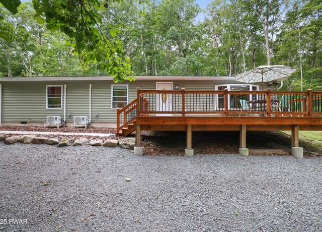 Property at 105 Muldovan Dr, Hawley, PA 18428, 3 beds, 1.5 baths