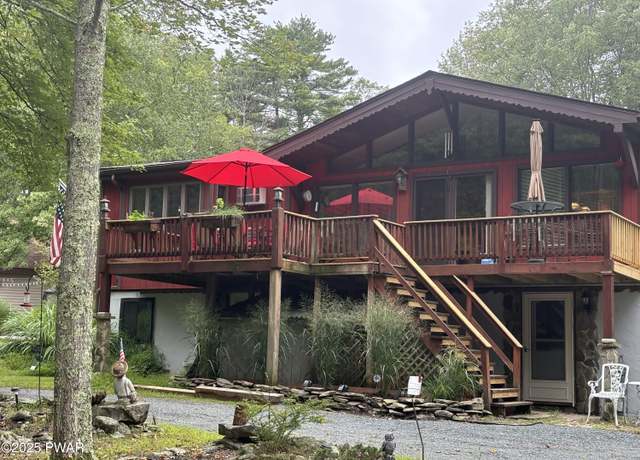 Property at 113 Oak Ridge Cir, Hawley, PA 18428, 4 beds, 2 baths