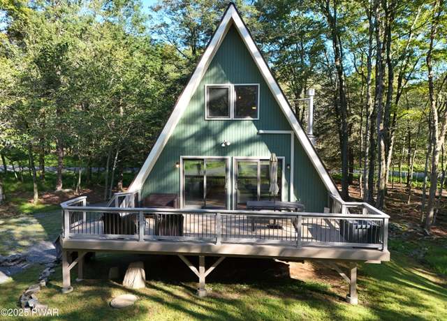 Property at 1334 Pocono Dr, Gouldsboro, PA 18424, 3 beds, 2.5 baths