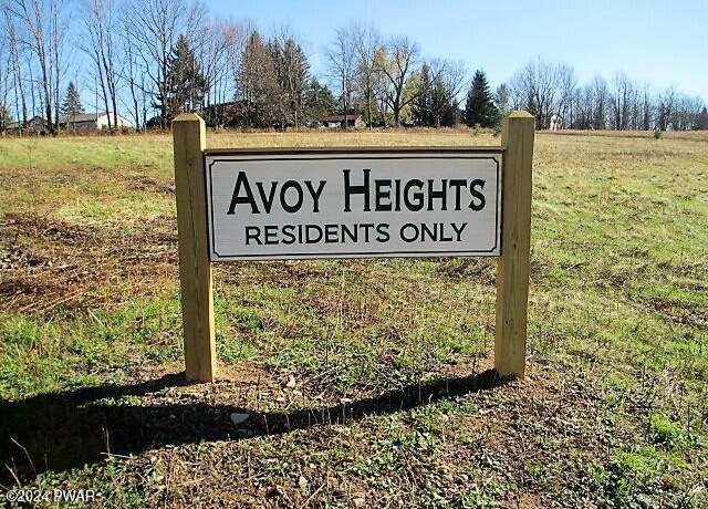 Property at 4 Avoy Heights Rd, Lake Ariel, PA 18436