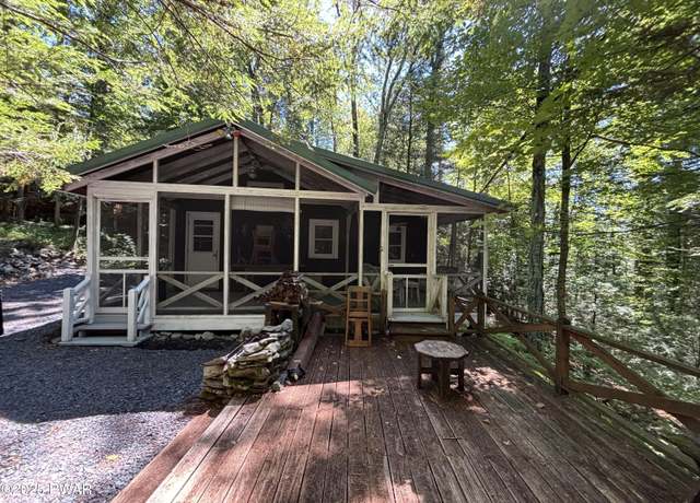 Property at 108 Deer Run Trl, Dingmans Ferry, PA 18328, 2 beds, 1 bath