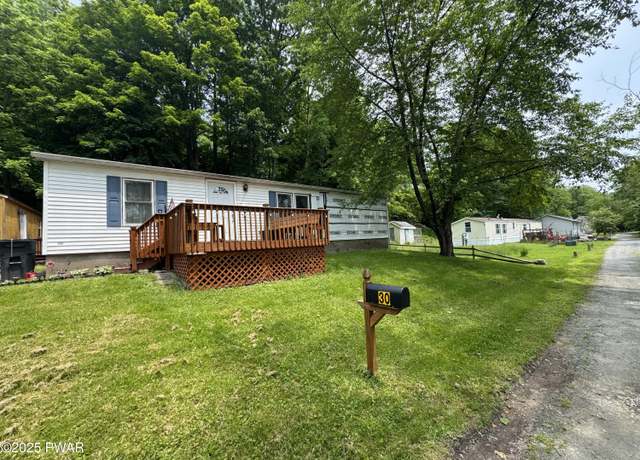 Property at 30 Settlers Vlg, Hawley, PA 18428, 3 beds, 2 baths