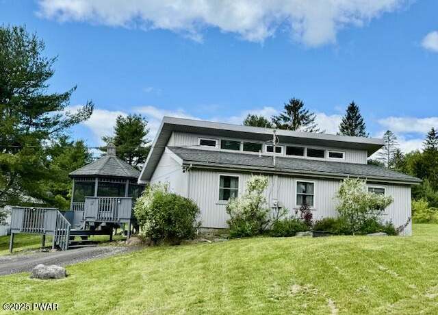 Property at 114 Orchard Dr, Lords Valley, PA 18428, 3 beds, 1.5 baths