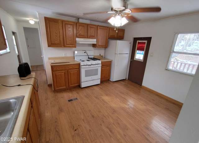Property at 136 Happy Hollow Dr, Shohola, PA 18458, 3 beds, 2 baths
