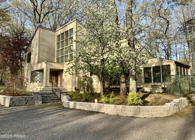 Property at 121 Fairway Dr, Lords Valley, PA 18428, 3 beds, 2 baths