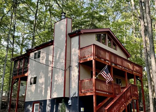 Property at 13 Huron Ct, Lake Ariel, PA 18436, 4 beds, 2.5 baths