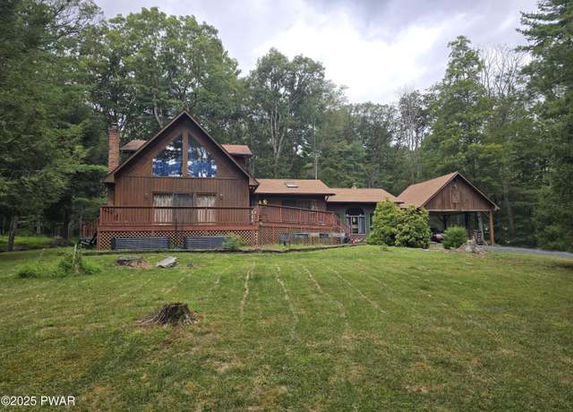 Property at 143 Foxcroft Dr, Milford, PA 18337, 3 beds, 2 baths