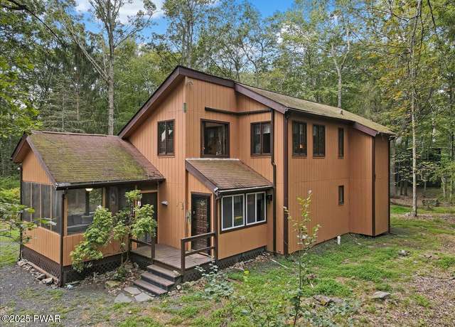 Property at 800 Osprey Ct, Lords Valley, PA 18428, 3 beds, 2 baths