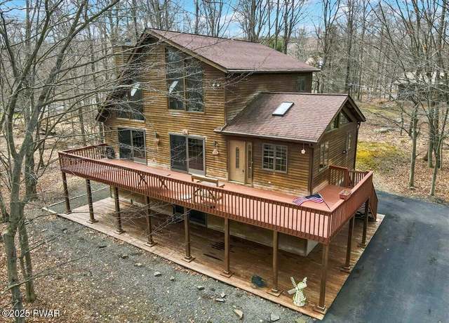 Property at 106 Alder Ln, Greentown, PA 18426, 3 beds, 3.5 baths