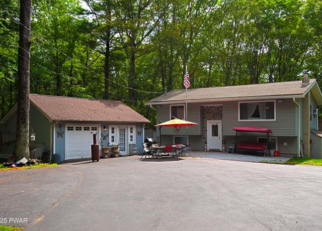 Property at 127 E Mulberry Dr, Milford, PA 18337, 3 beds, 2 baths