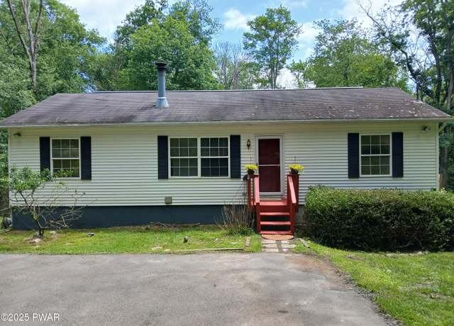 Property at 106 Meadowbrook Rd, Matamoras, PA 18336, 3 beds, 2 baths