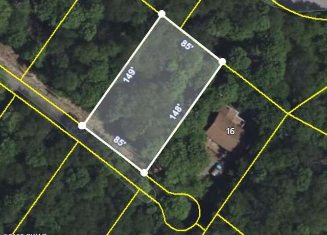 Property at 14 Overlook Trl, Newfoundland, PA 18445