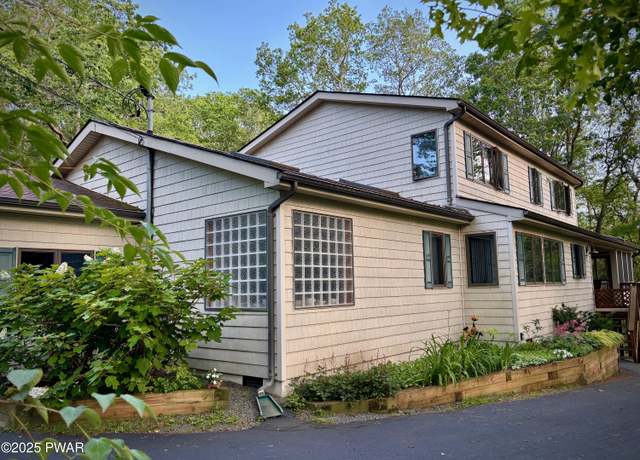 Property at 800 Peyton Pl, Lords Valley, PA 18428, 3 beds, 2.5 baths