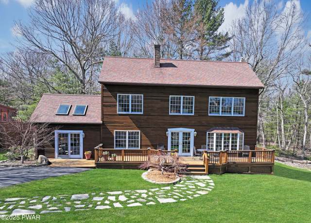 Property at 114 Wisener Ln, Shohola, PA 18458, 3 beds, 2.5 baths