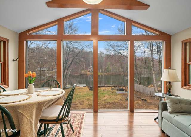 Property at 135 Outer Drive Dr, Dingmans Ferry, PA 18328, 2 beds, 1 bath
