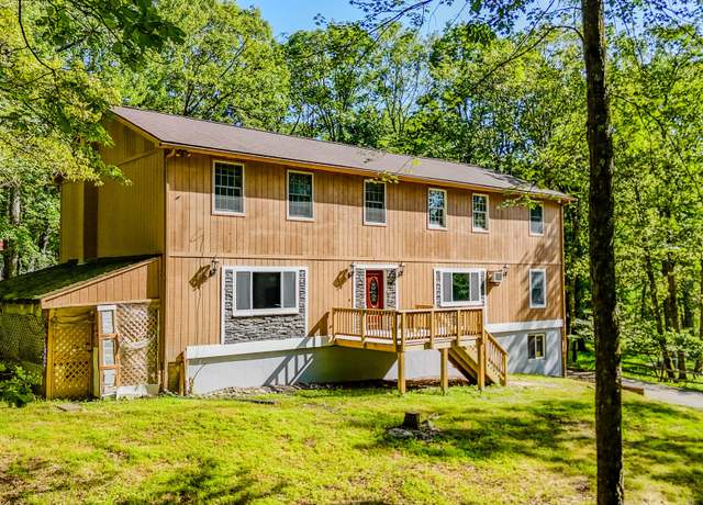 Property at 126 Fawn Lake Dr, Hawley, PA 18428, 4 beds, 2.5 baths