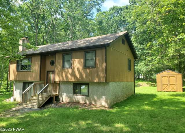 Property at 153 Deer Trail Dr, Hawley, PA 18428, 3 beds, 2 baths