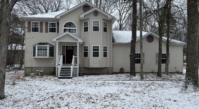 Photo of 103 Gollum Ln, Tamiment, PA 18371
