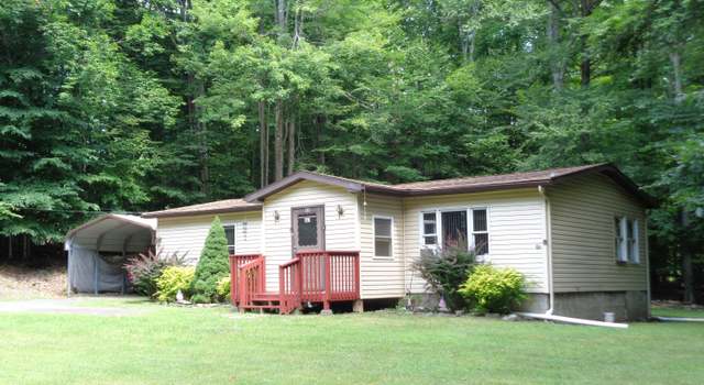 Photo of 49 Sunrise Trl, Hawley, PA 18428