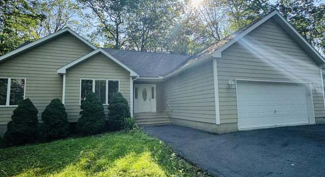 Photo of 137 Rodeo Dr, Lords Valley, PA 18428