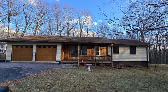 Photo of 114 Hobblebush Dr, Milford, PA 18337