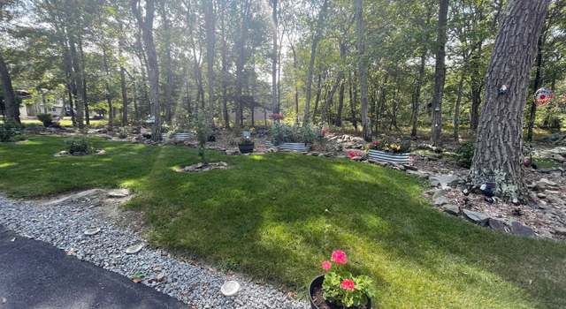 Photo of 803 Fetlock Ct, Lords Valley, PA 18428