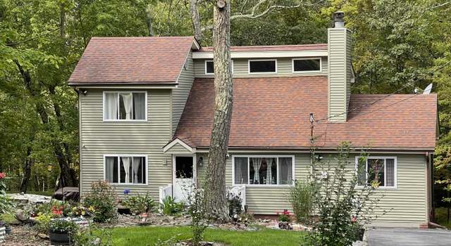 Photo of 803 Fetlock Ct, Lords Valley, PA 18428
