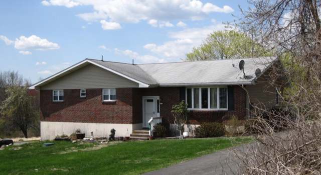 Photo of 55 Hillside Dr, Hawley, PA 18428