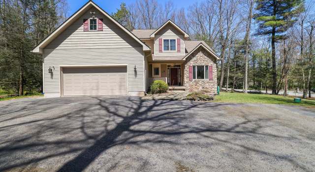 Photo of 43 Spring Brook Cir, Lakeville, PA 18438