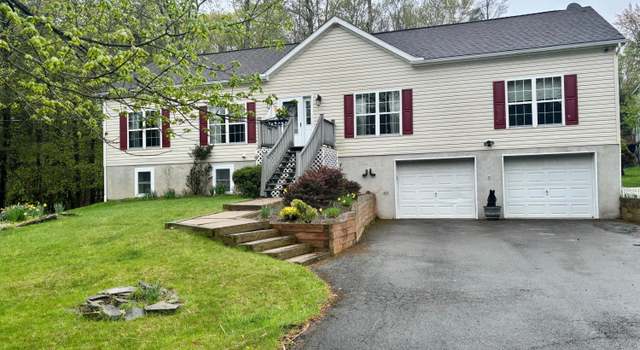 Photo of 1040 Indian Dr, Lake Ariel, PA 18436