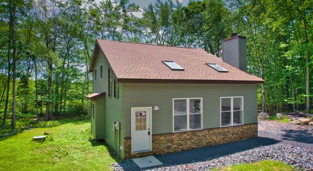 Photo of 371 Underhill Dr, Tamiment, PA 18371