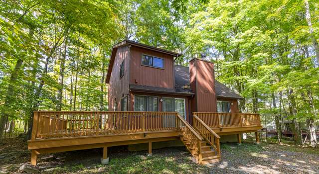 Photo of 16 Garden Dr, Lake Ariel, PA 18436