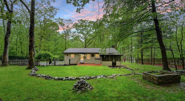Photo of 120 Outer Dr, Dingmans Ferry, PA 18328