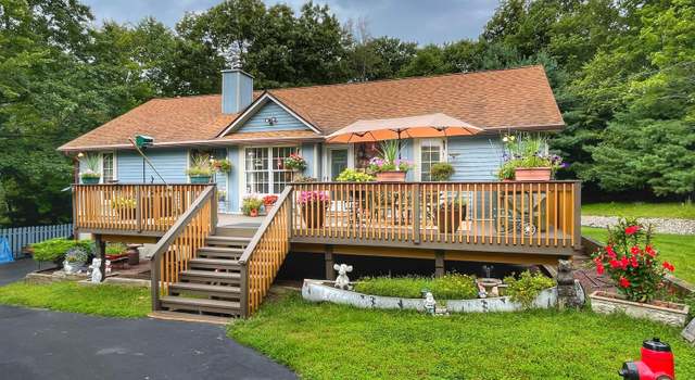 Photo of 105 Yellow Wood Dr, Milford, PA 18337