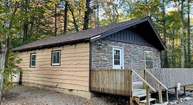 Photo of 104 Lone Oak Dr, Lakeville, PA 18438